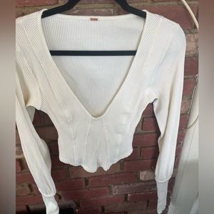 🔥NWOT 🔥FREE 🔥PEOPLE V NECK SWEATER